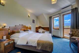 Отель Hotel REDYK Ski&Relax Зомб Улучшенный трехместный номер-1