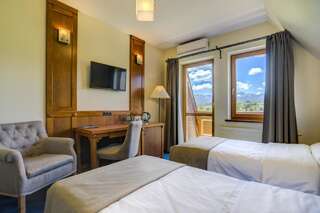 Отель Hotel REDYK Ski&Relax Зомб Улучшенный двухместный номер с 2 отдельными кроватями-1